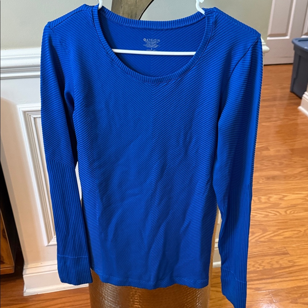 Athleta Women's Vibrant Blue Long Sleeve Top Excellent Condition
